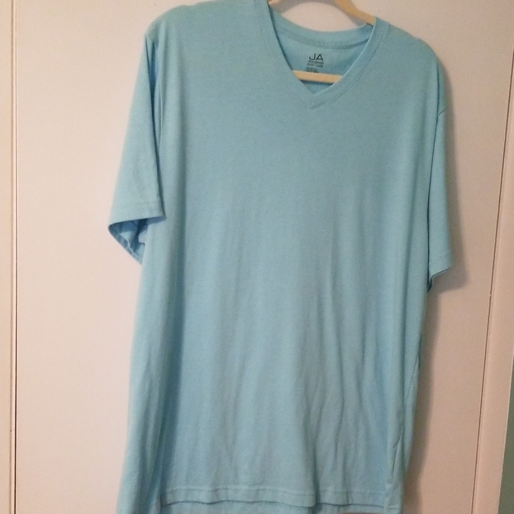 Short sleeve v neck Tee